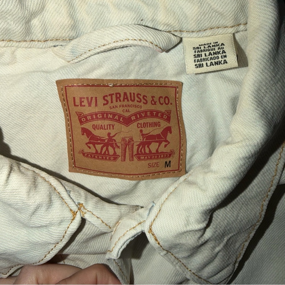 Levi's Ex-Boyfriend Trucker Jean Jacket with embroidered floral detailing M - Picture 5 of 7